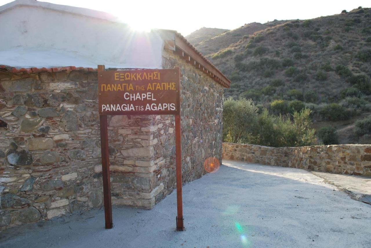 Vavla Rustic Retreat Hostal Exterior foto