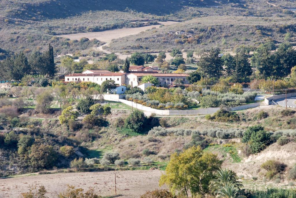 Vavla Rustic Retreat Hostal Exterior foto
